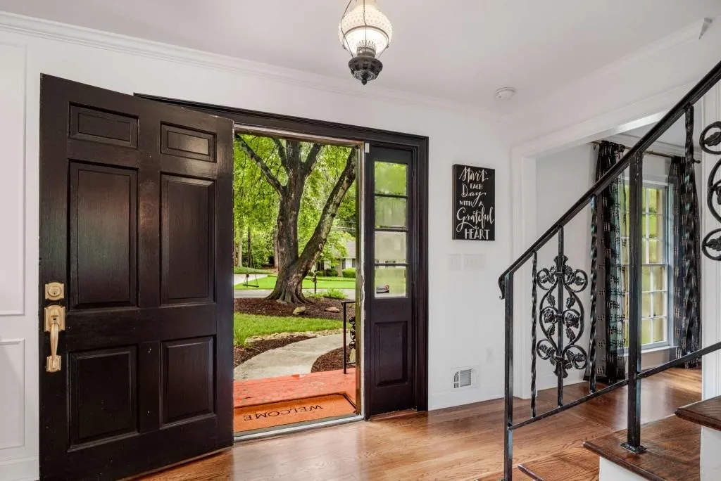 710 Starlight Drive, Atlanta, Georgia 30342, 4 Bedrooms Bedrooms, ,2 BathroomsBathrooms,Residential,Sold,710 Starlight Drive,7087182