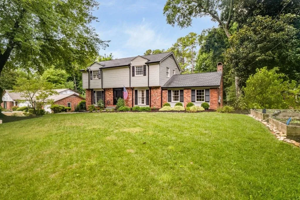 710 Starlight Drive, Atlanta, Georgia 30342, 4 Bedrooms Bedrooms, ,2 BathroomsBathrooms,Residential,Sold,710 Starlight Drive,7087182