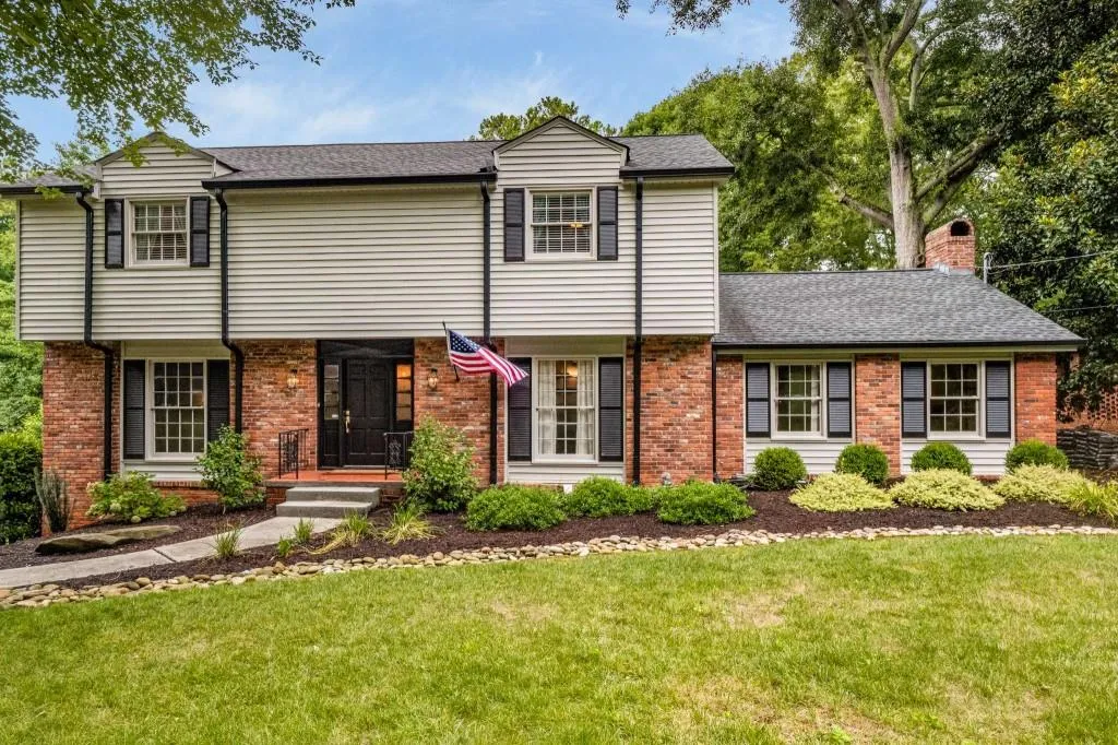 710 Starlight Drive, Atlanta, Georgia 30342, 4 Bedrooms Bedrooms, ,2 BathroomsBathrooms,Residential,Sold,710 Starlight Drive,7087182
