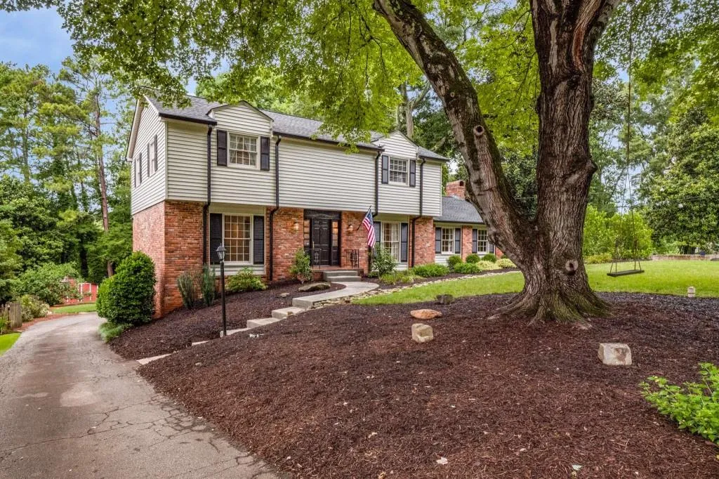 710 Starlight Drive, Atlanta, Georgia 30342, 4 Bedrooms Bedrooms, ,2 BathroomsBathrooms,Residential,Sold,710 Starlight Drive,7087182