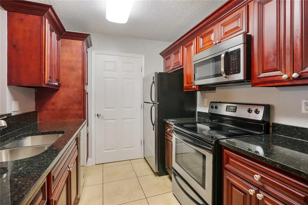 3205 Santa Fe Parkway, Sandy Springs, Georgia 30350, 2 Bedrooms Bedrooms, ,2 BathroomsBathrooms,Residential,Sold,3205 Santa Fe Parkway,6037153