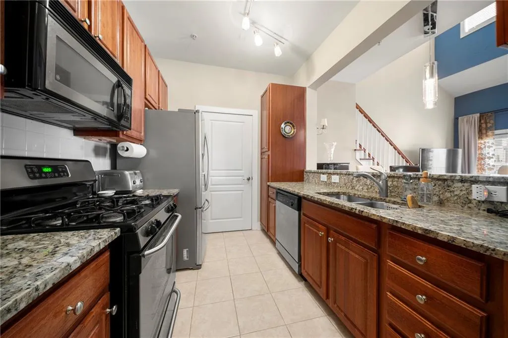 799 Hammond Drive Unit 405, Sandy Springs, Georgia 30328, 1 Bedroom Bedrooms, ,1 BathroomBathrooms,Residential,Sold,799 Hammond Drive Unit 405,6929470