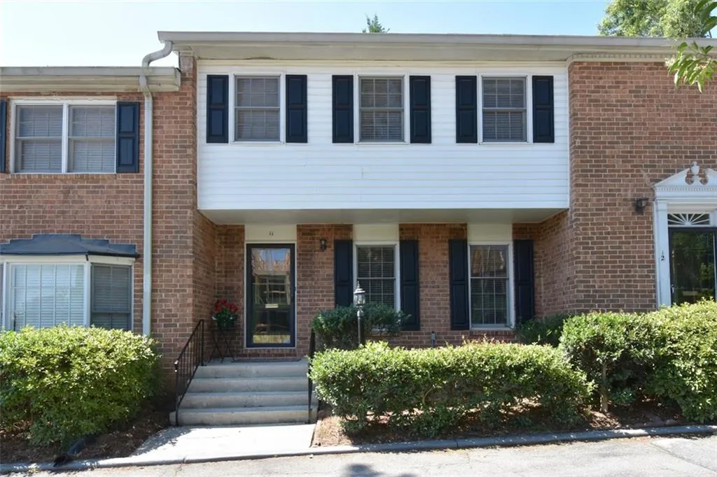6520 Roswell Road Unit 11, Sandy Springs, Georgia 30328, 3 Bedrooms Bedrooms, ,2 BathroomsBathrooms,Residential,Sold,6520 Roswell Road Unit 11,5720585
