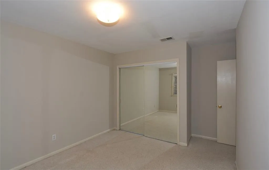 6520 Roswell Road Unit 11, Sandy Springs, Georgia 30328, 3 Bedrooms Bedrooms, ,2 BathroomsBathrooms,Residential,Sold,6520 Roswell Road Unit 11,5720585