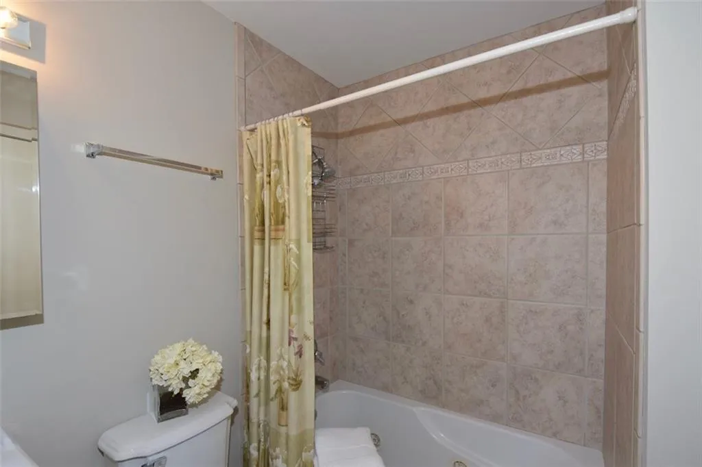 6520 Roswell Road Unit 11, Sandy Springs, Georgia 30328, 3 Bedrooms Bedrooms, ,2 BathroomsBathrooms,Residential,Sold,6520 Roswell Road Unit 11,5720585