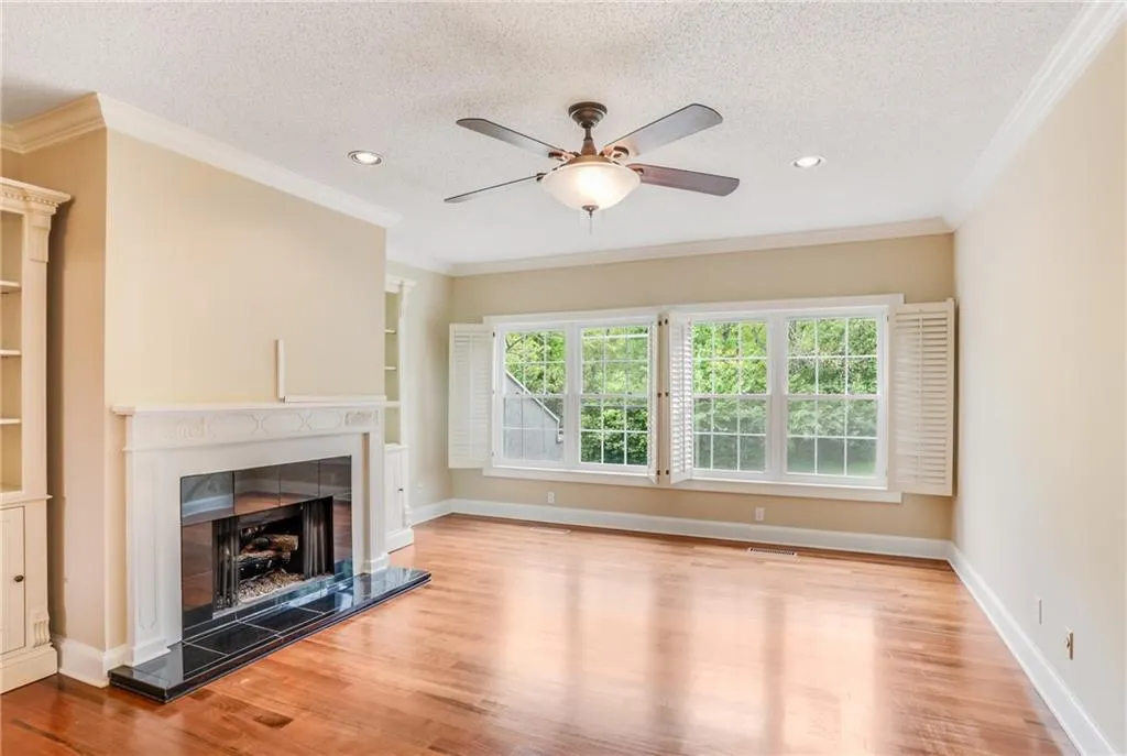 5996 Mitchell Road Unit 6, Atlanta, Georgia 30328, 3 Bedrooms Bedrooms, ,3 BathroomsBathrooms,Residential,Sold,5996 Mitchell Road Unit 6,7035625