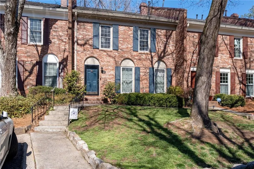 275 The South Chace, Atlanta, Georgia 30328, 3 Bedrooms Bedrooms, ,3 BathroomsBathrooms,Residential,For Sale,275 The South Chace,7727284