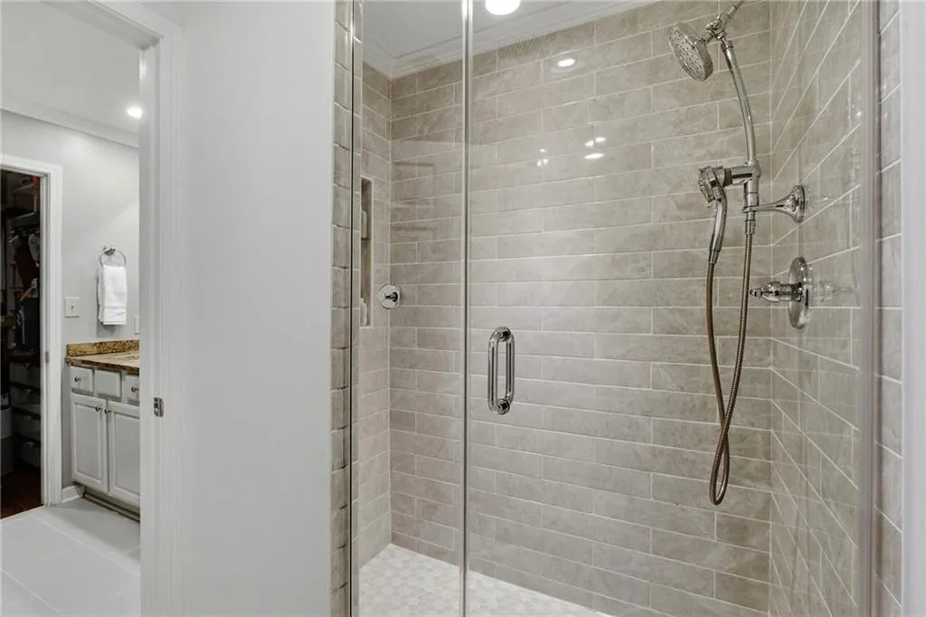 275 The South Chace, Atlanta, Georgia 30328, 3 Bedrooms Bedrooms, ,3 BathroomsBathrooms,Residential,For Sale,275 The South Chace,7727284