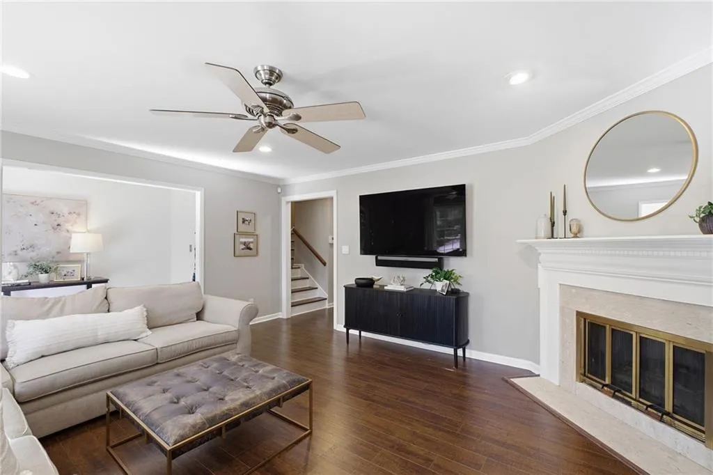 275 The South Chace, Atlanta, Georgia 30328, 3 Bedrooms Bedrooms, ,3 BathroomsBathrooms,Residential,For Sale,275 The South Chace,7727284