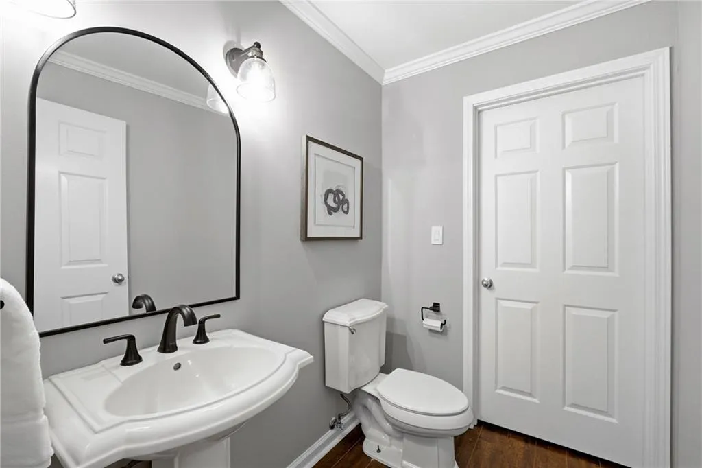 275 The South Chace, Atlanta, Georgia 30328, 3 Bedrooms Bedrooms, ,3 BathroomsBathrooms,Residential,For Sale,275 The South Chace,7727284