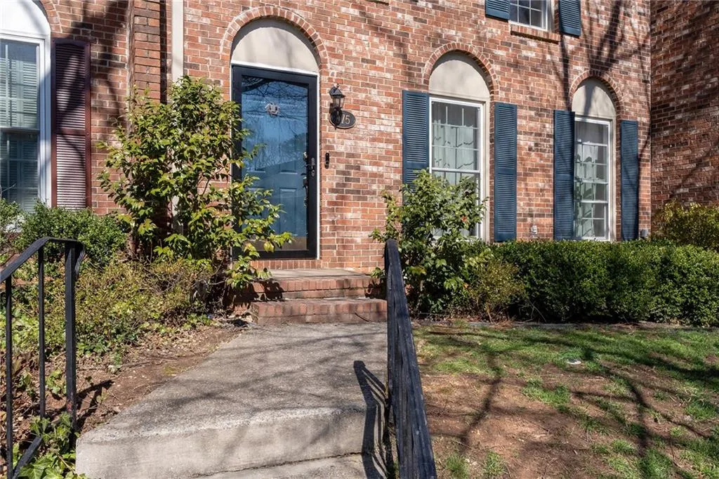 275 The South Chace, Atlanta, Georgia 30328, 3 Bedrooms Bedrooms, ,3 BathroomsBathrooms,Residential,For Sale,275 The South Chace,7727284