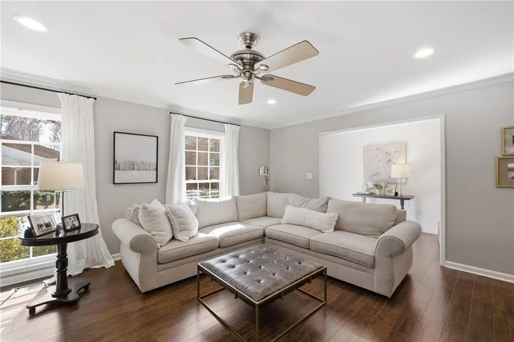 275 The South Chace, Atlanta, Georgia 30328, 3 Bedrooms Bedrooms, ,3 BathroomsBathrooms,Residential,For Sale,275 The South Chace,7727284