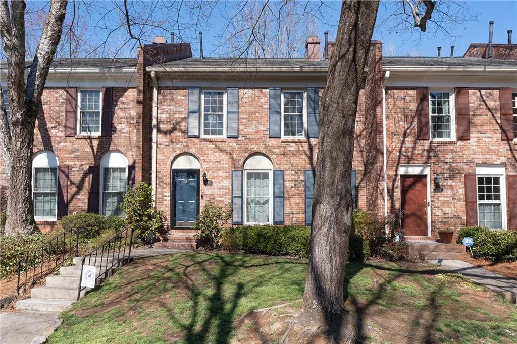 275 The South Chace, Atlanta, Georgia 30328, 3 Bedrooms Bedrooms, ,3 BathroomsBathrooms,Residential,For Sale,275 The South Chace,7727284