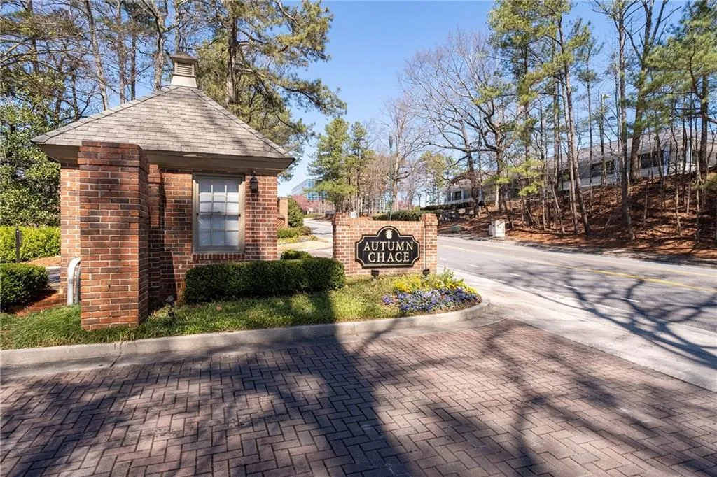 275 The South Chace, Atlanta, Georgia 30328, 3 Bedrooms Bedrooms, ,3 BathroomsBathrooms,Residential,Sold,275 The South Chace,7727284