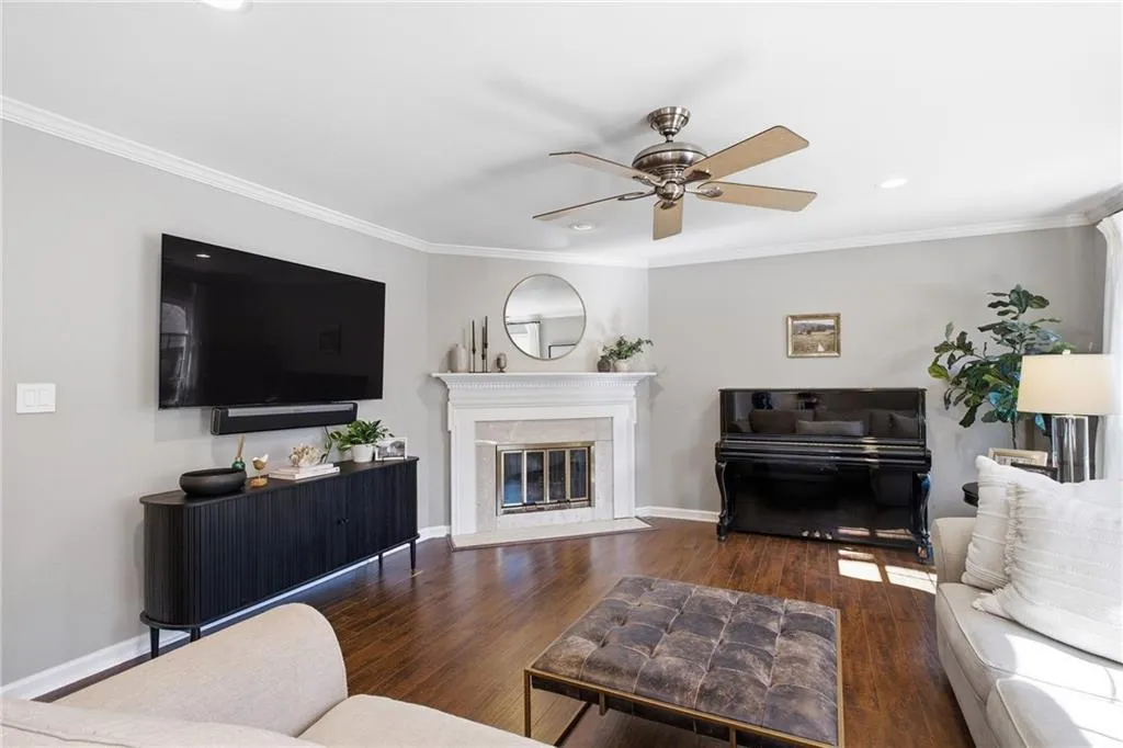 275 The South Chace, Atlanta, Georgia 30328, 3 Bedrooms Bedrooms, ,3 BathroomsBathrooms,Residential,For Sale,275 The South Chace,7727284