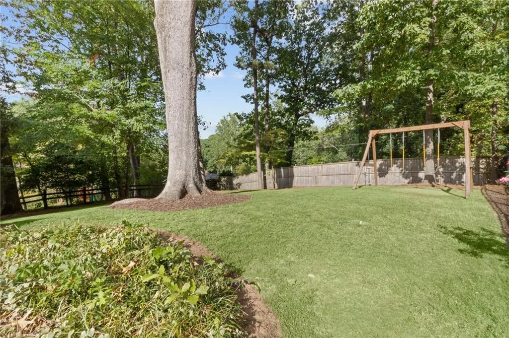 6825 Heathfield Drive, Atlanta, Georgia 30328, 3 Bedrooms Bedrooms, ,2 BathroomsBathrooms,Residential,Sold,6825 Heathfield Drive,7445441