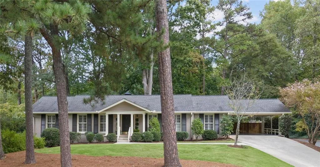 6825 Heathfield Drive, Atlanta, Georgia 30328, 3 Bedrooms Bedrooms, ,2 BathroomsBathrooms,Residential,Sold,6825 Heathfield Drive,7445441