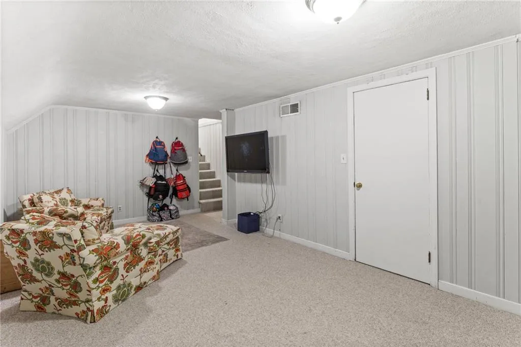 6825 Heathfield Drive, Atlanta, Georgia 30328, 3 Bedrooms Bedrooms, ,2 BathroomsBathrooms,Residential,Sold,6825 Heathfield Drive,7445441