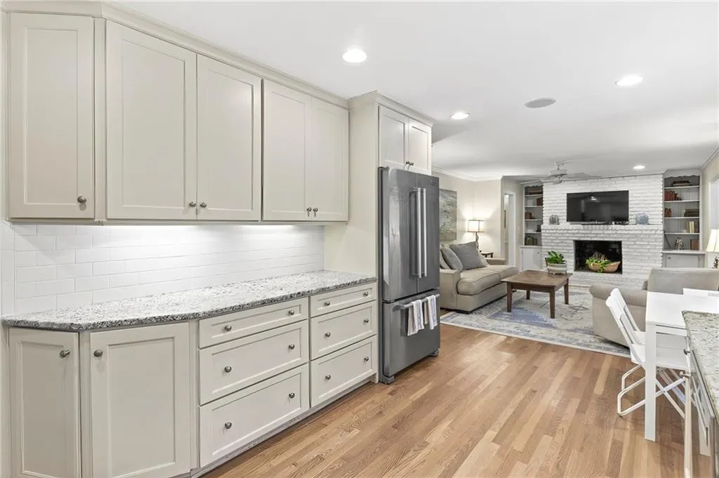 6825 Heathfield Drive, Atlanta, Georgia 30328, 3 Bedrooms Bedrooms, ,2 BathroomsBathrooms,Residential,Sold,6825 Heathfield Drive,7445441