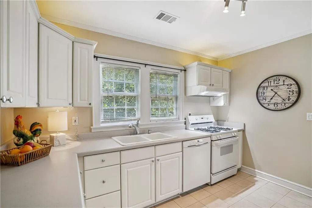 1821 N Rock Springs Road Ne, Atlanta, Georgia 30324, ,Residential Income,For Sale,1821 N Rock Springs Road Ne,7669716