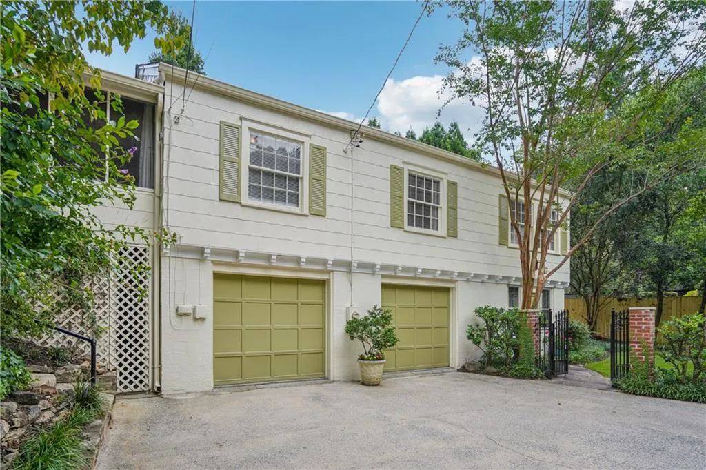1821 N Rock Springs Road Ne, Atlanta, Georgia 30324, ,Residential Income,For Sale,1821 N Rock Springs Road Ne,7669716