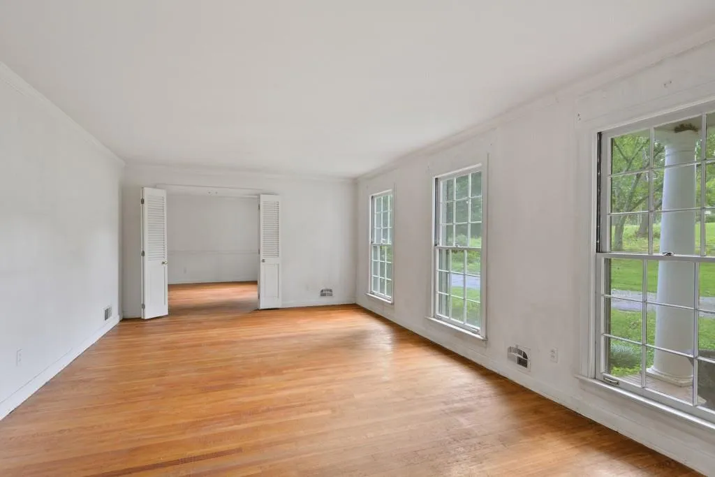 5820 Riverside Drive, Sandy Springs, Georgia 30327, 5 Bedrooms Bedrooms, ,4 BathroomsBathrooms,Residential,Sold,5820 Riverside Drive,6050188