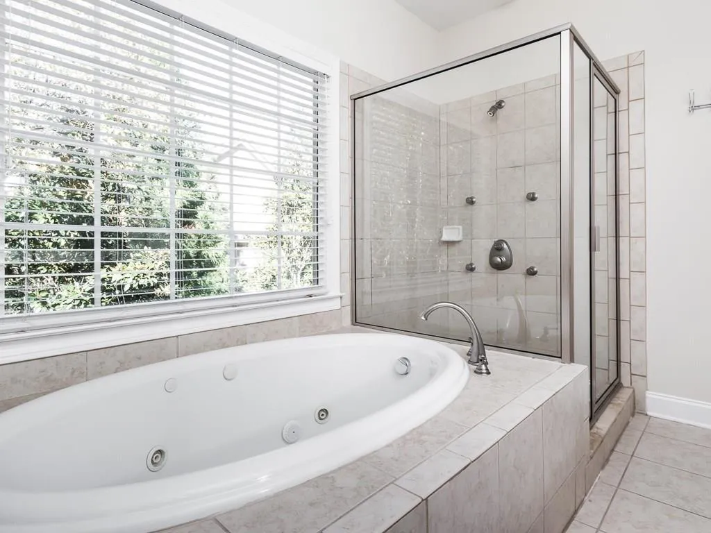 5458 Battery Lane Unit 26, Atlanta, Georgia 30342, 4 Bedrooms Bedrooms, ,4 BathroomsBathrooms,Residential,Sold,5458 Battery Lane Unit 26,5925072