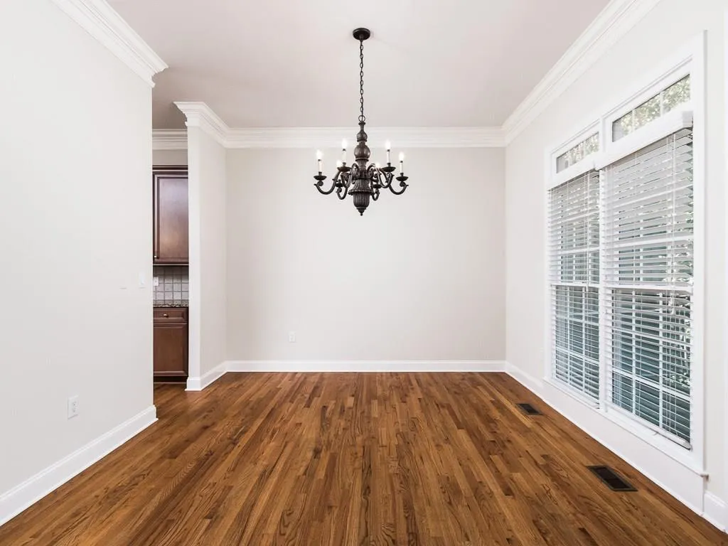 5458 Battery Lane Unit 26, Atlanta, Georgia 30342, 4 Bedrooms Bedrooms, ,4 BathroomsBathrooms,Residential,Sold,5458 Battery Lane Unit 26,5925072