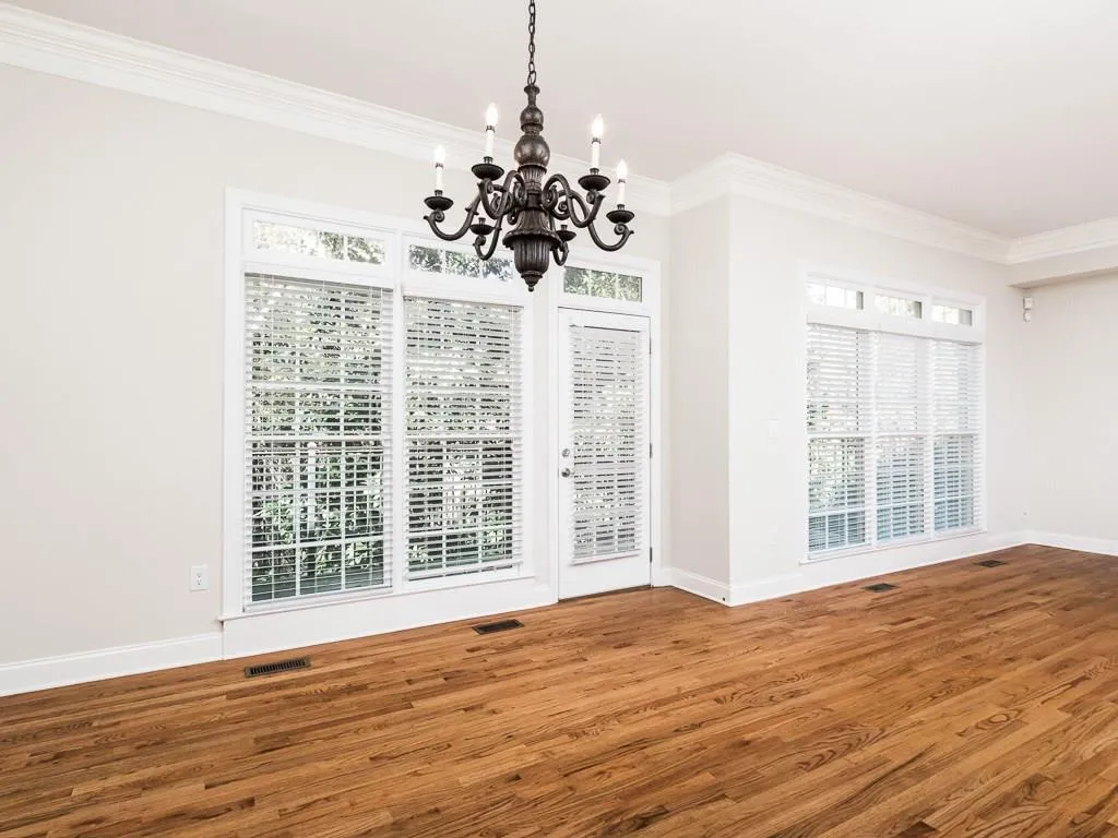 5458 Battery Lane Unit 26, Atlanta, Georgia 30342, 4 Bedrooms Bedrooms, ,4 BathroomsBathrooms,Residential,Sold,5458 Battery Lane Unit 26,5925072