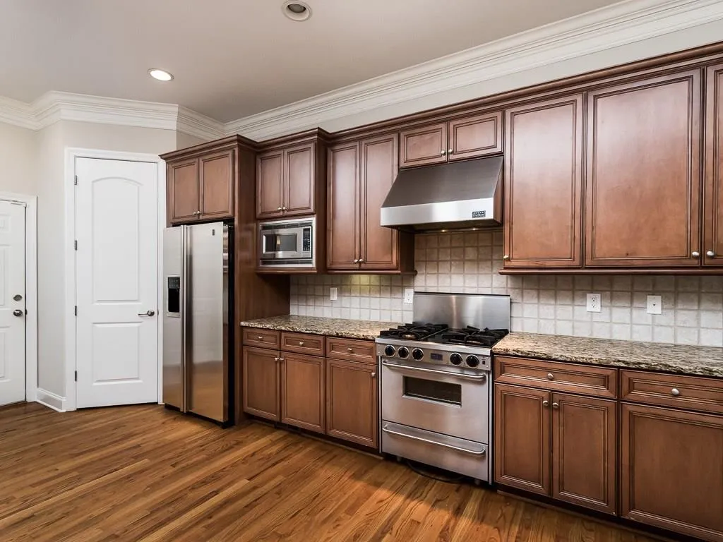 5458 Battery Lane Unit 26, Atlanta, Georgia 30342, 4 Bedrooms Bedrooms, ,4 BathroomsBathrooms,Residential,Sold,5458 Battery Lane Unit 26,5925072