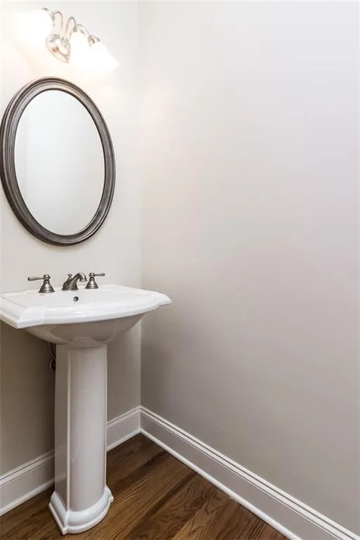5458 Battery Lane Unit 26, Atlanta, Georgia 30342, 4 Bedrooms Bedrooms, ,4 BathroomsBathrooms,Residential,Sold,5458 Battery Lane Unit 26,5925072