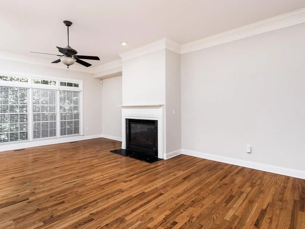 5458 Battery Lane Unit 26, Atlanta, Georgia 30342, 4 Bedrooms Bedrooms, ,4 BathroomsBathrooms,Residential,Sold,5458 Battery Lane Unit 26,5925072