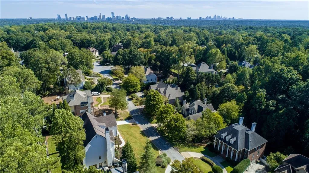 425 Laurel Chase Court, Atlanta, Georgia 30327, 7 Bedrooms Bedrooms, ,7 BathroomsBathrooms,Residential,Sold,425 Laurel Chase Court,6623101