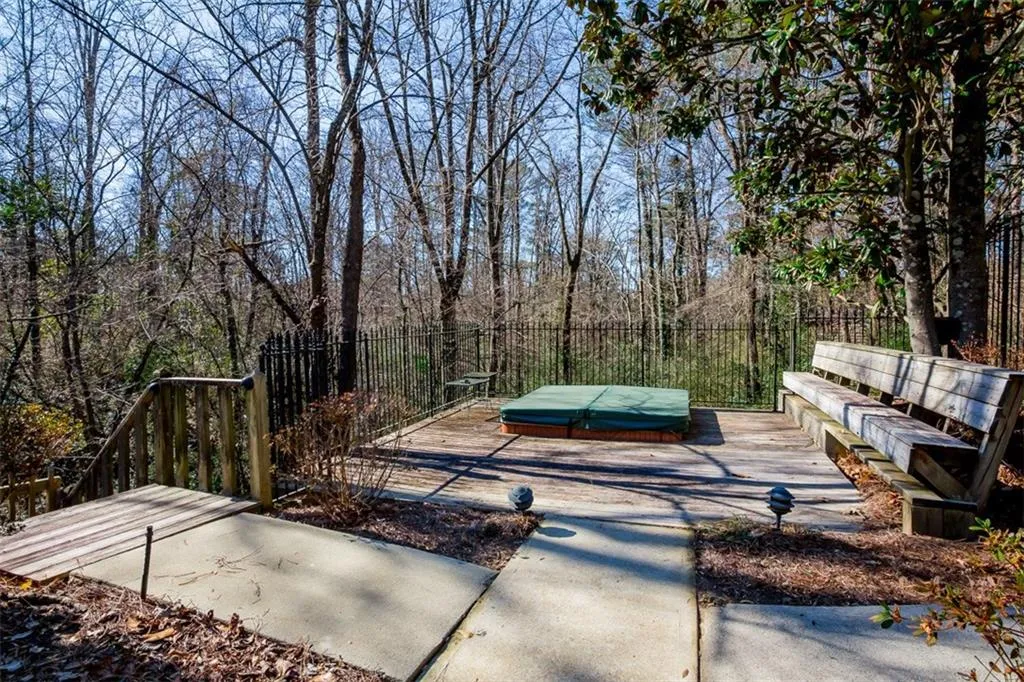 4590 Northside Drive Nw, Sandy Springs, Georgia 30327, 6 Bedrooms Bedrooms, ,6 BathroomsBathrooms,Residential,Sold,4590 Northside Drive Nw,5957612