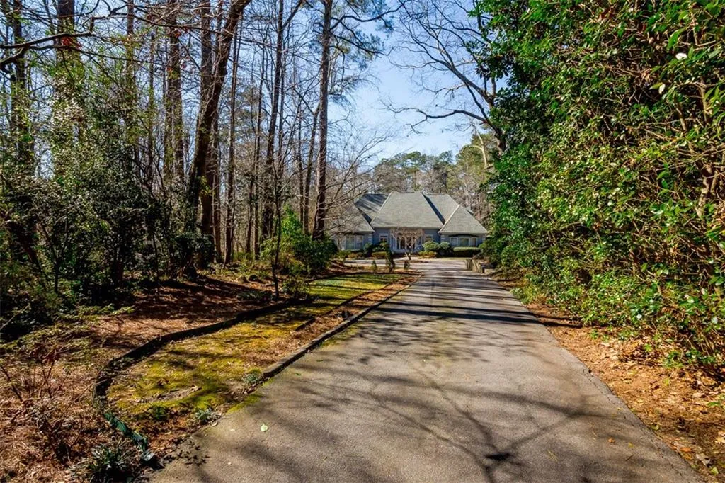 4590 Northside Drive Nw, Sandy Springs, Georgia 30327, 6 Bedrooms Bedrooms, ,6 BathroomsBathrooms,Residential,Sold,4590 Northside Drive Nw,5957612