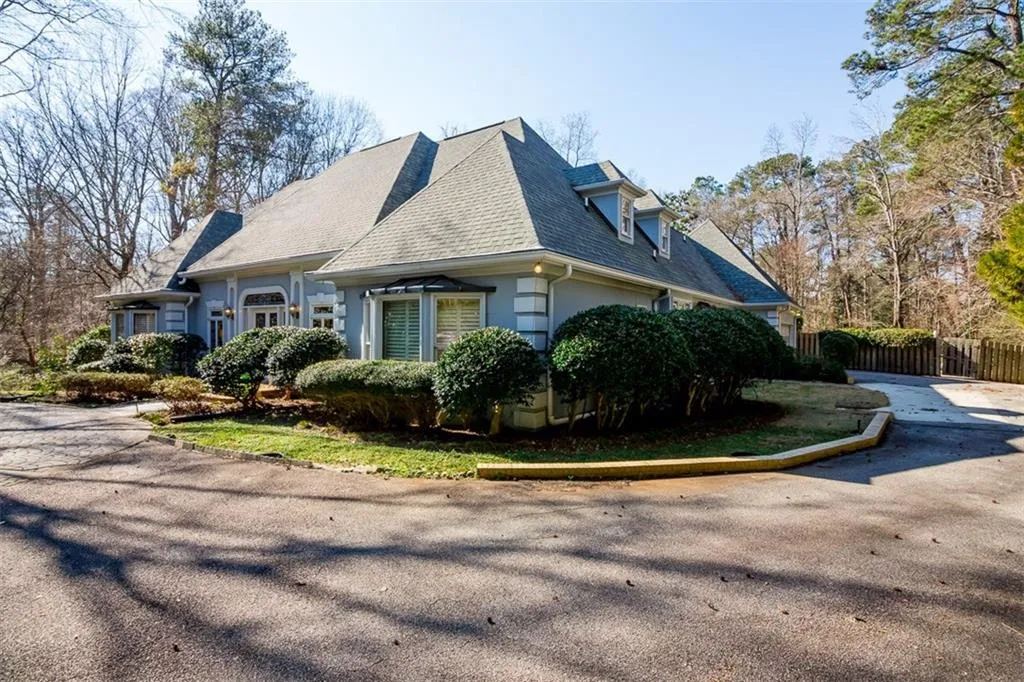 4590 Northside Drive Nw, Sandy Springs, Georgia 30327, 6 Bedrooms Bedrooms, ,6 BathroomsBathrooms,Residential,Sold,4590 Northside Drive Nw,5957612