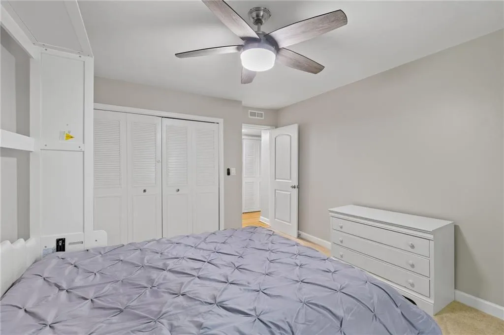 6851 Roswell Road Unit I18, Atlanta, Georgia 30328, 3 Bedrooms Bedrooms, ,2 BathroomsBathrooms,Residential,For Sale,6851 Roswell Road Unit I18,7637295