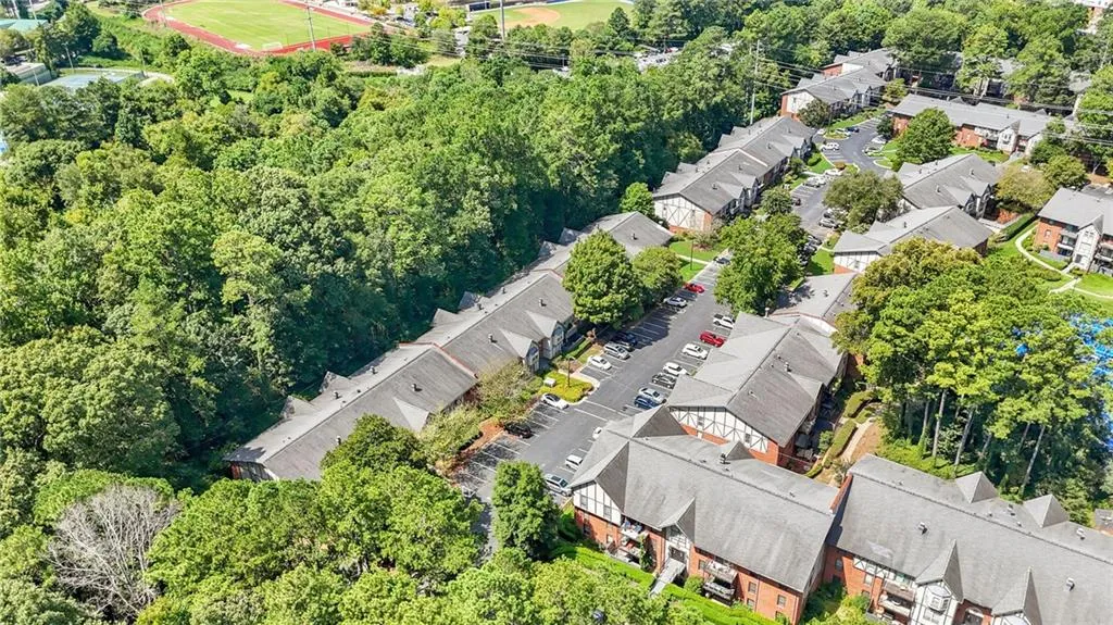6851 Roswell Road Unit I18, Atlanta, Georgia 30328, 3 Bedrooms Bedrooms, ,2 BathroomsBathrooms,Residential,For Sale,6851 Roswell Road Unit I18,7637295