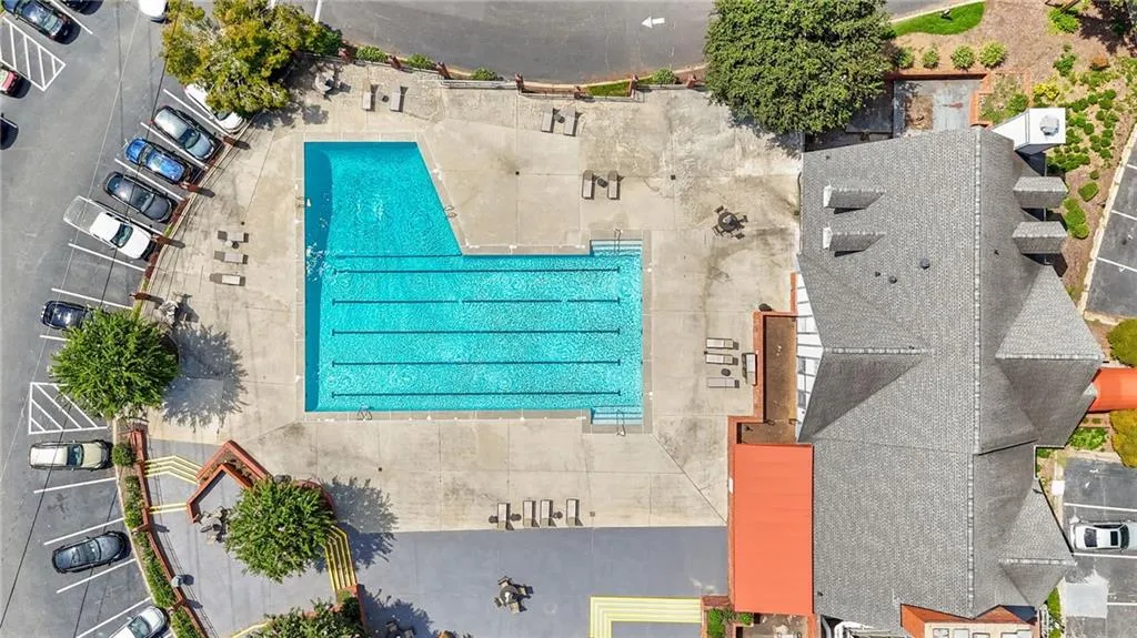 6851 Roswell Road Unit I18, Atlanta, Georgia 30328, 3 Bedrooms Bedrooms, ,2 BathroomsBathrooms,Residential,For Sale,6851 Roswell Road Unit I18,7637295