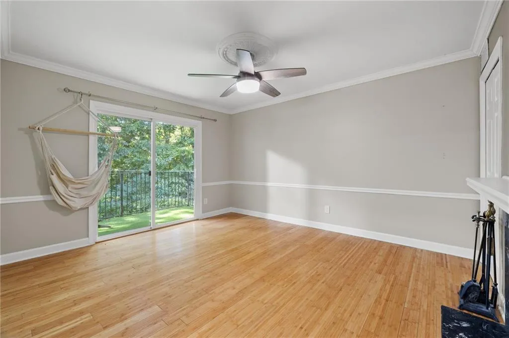 6851 Roswell Road Unit I18, Atlanta, Georgia 30328, 3 Bedrooms Bedrooms, ,2 BathroomsBathrooms,Residential,For Sale,6851 Roswell Road Unit I18,7637295