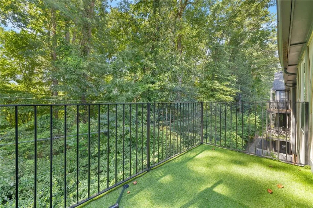 6851 Roswell Road Unit I18, Atlanta, Georgia 30328, 3 Bedrooms Bedrooms, ,2 BathroomsBathrooms,Residential,For Sale,6851 Roswell Road Unit I18,7637295