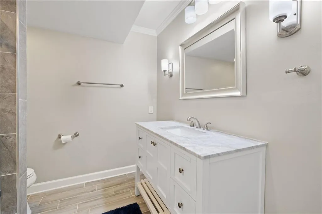 6851 Roswell Road Unit I18, Atlanta, Georgia 30328, 3 Bedrooms Bedrooms, ,2 BathroomsBathrooms,Residential,For Sale,6851 Roswell Road Unit I18,7637295