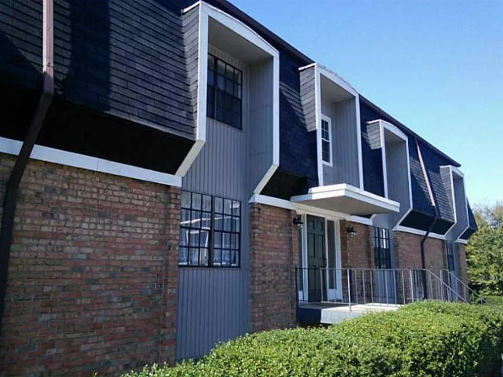 365 Winding River Drive Unit E, Atlanta, Georgia 30350, 2 Bedrooms Bedrooms, ,2 BathroomsBathrooms,Residential,Sold,365 Winding River Drive Unit E,6523019