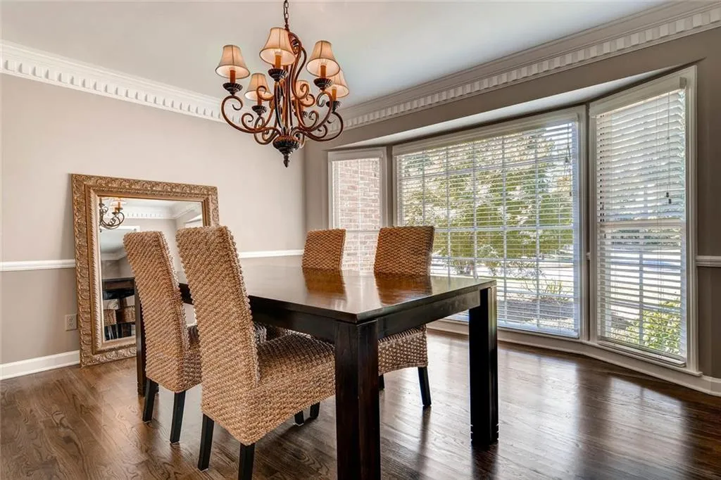 6900 Hunters Trace Circle, Sandy Springs, Georgia 30328, 5 Bedrooms Bedrooms, ,3 BathroomsBathrooms,Residential,Sold,6900 Hunters Trace Circle,5751391