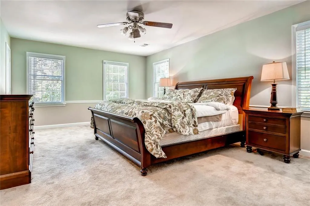 6900 Hunters Trace Circle, Sandy Springs, Georgia 30328, 5 Bedrooms Bedrooms, ,3 BathroomsBathrooms,Residential,Sold,6900 Hunters Trace Circle,5751391