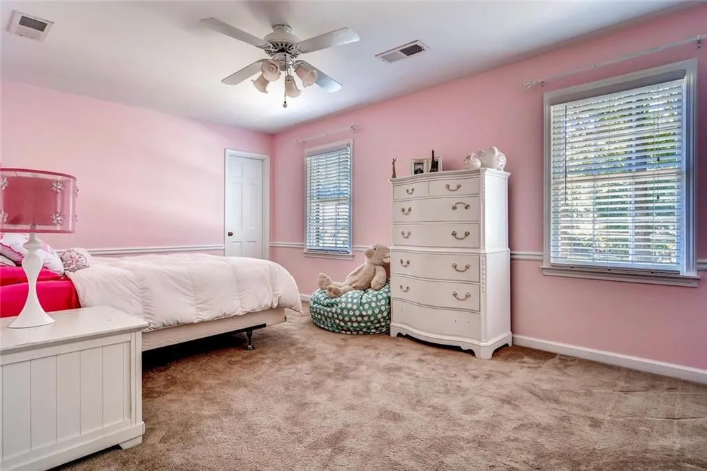 6900 Hunters Trace Circle, Sandy Springs, Georgia 30328, 5 Bedrooms Bedrooms, ,3 BathroomsBathrooms,Residential,Sold,6900 Hunters Trace Circle,5751391