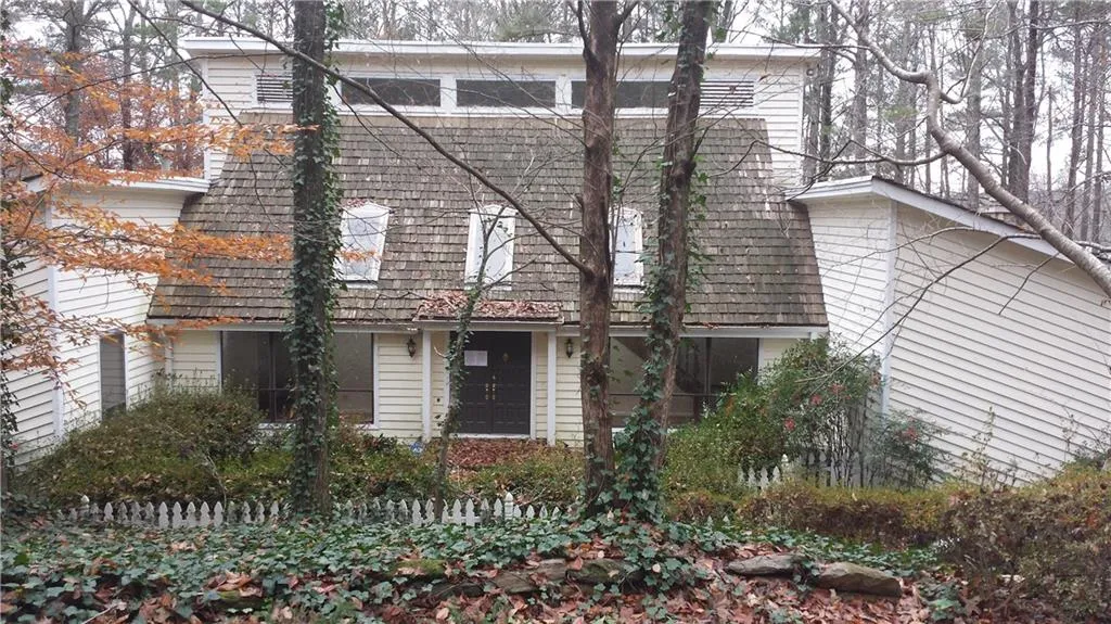 9385 Huntcliff Trace, Sandy Springs, Georgia 30350, 5 Bedrooms Bedrooms, ,5 BathroomsBathrooms,Residential,Sold,9385 Huntcliff Trace,5643220