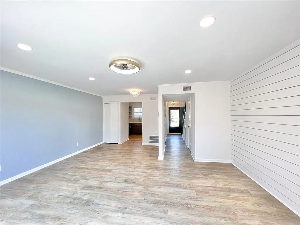 5616 Kingsport Drive, Atlanta, Georgia 30342, 2 Bedrooms Bedrooms, ,1 BathroomBathrooms,Residential,Sold,5616 Kingsport Drive,7270825