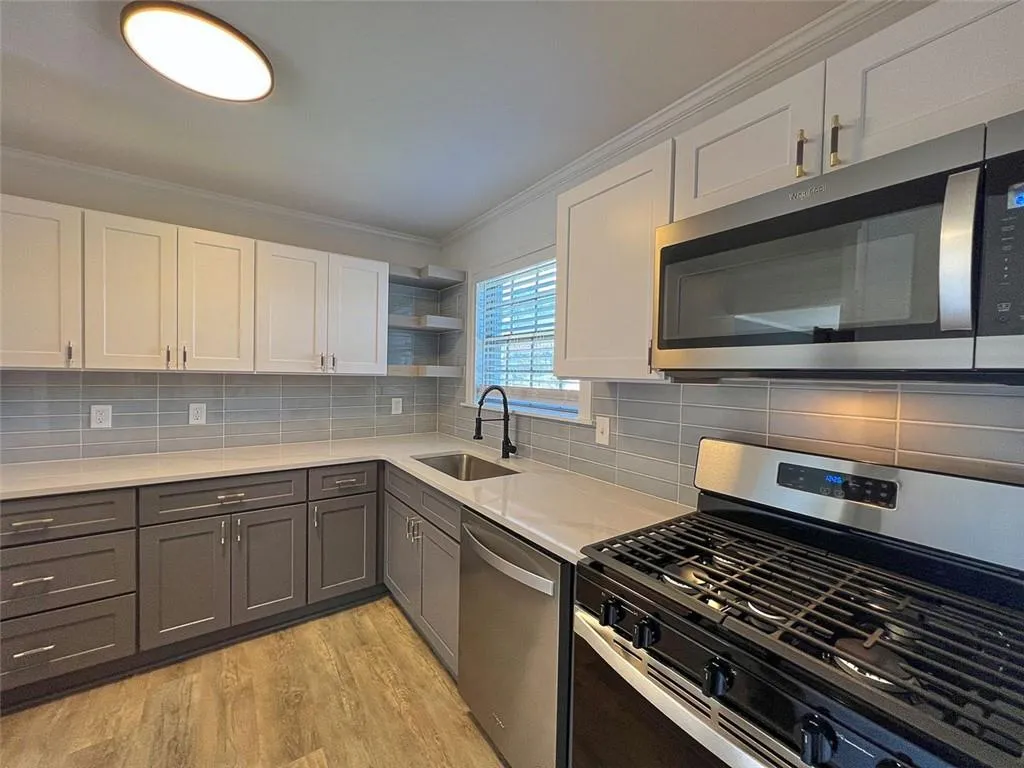 5616 Kingsport Drive, Atlanta, Georgia 30342, 2 Bedrooms Bedrooms, ,1 BathroomBathrooms,Residential,Sold,5616 Kingsport Drive,7270825