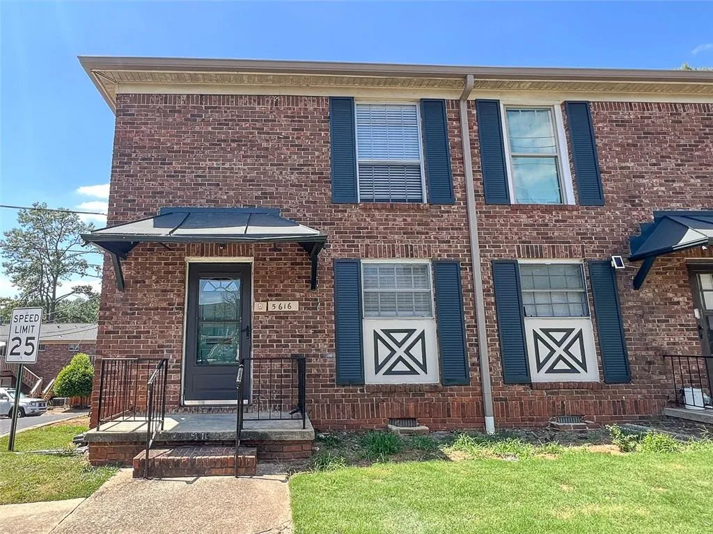 5616 Kingsport Drive, Atlanta, Georgia 30342, 2 Bedrooms Bedrooms, ,1 BathroomBathrooms,Residential,Sold,5616 Kingsport Drive,7270825